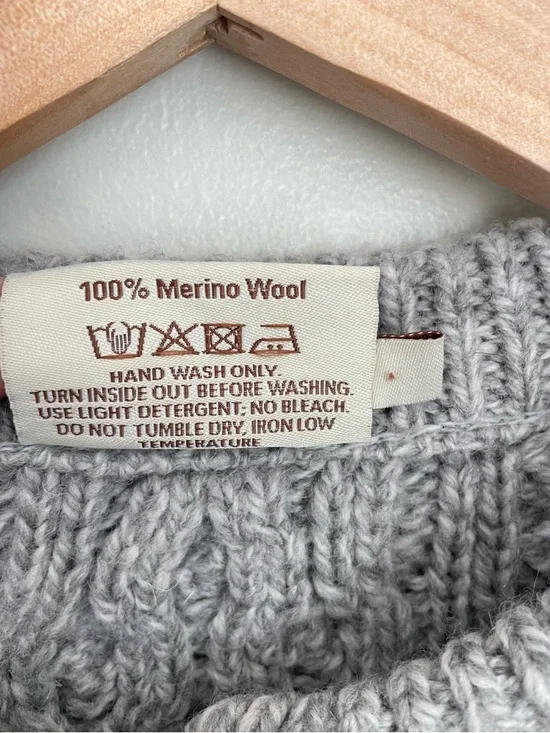 SAOL Ireland Aran 100% Merino Wool Cable Knit Button Cardigan Grey Size Small - Picture 4 of 11